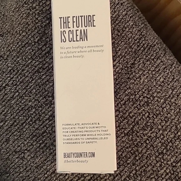 COPY - Beautycounter counter + Charcoal facial mask - Picture 2 of 4